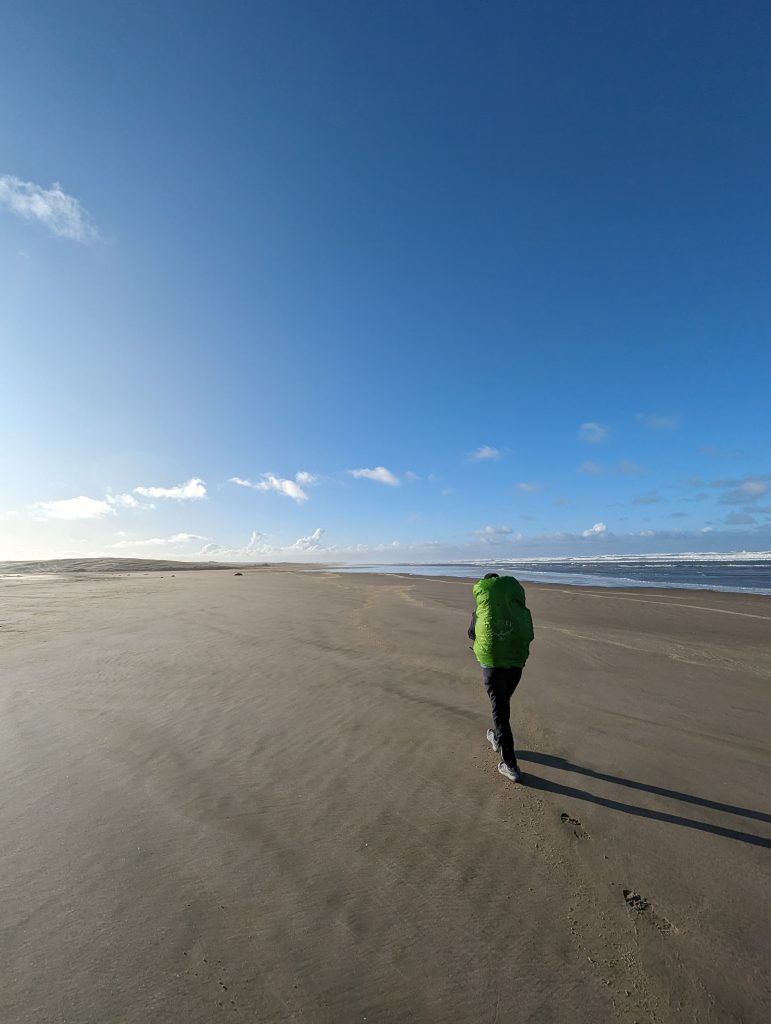 Marcher sur 90 Miles Beach : début du Te Araroa